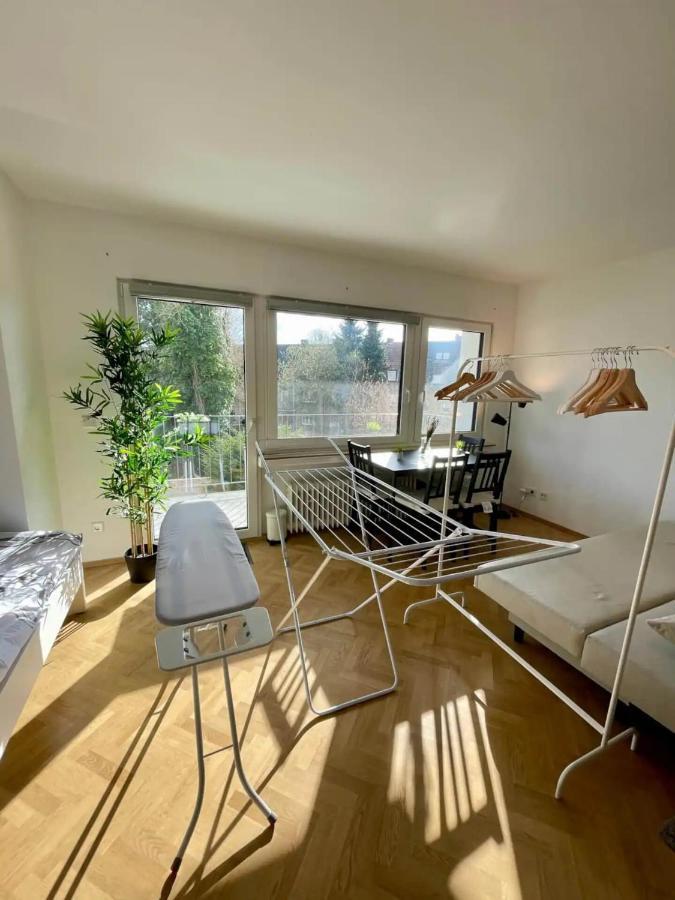 Cozy Apartment With Kitchen + Balcony New! Essen Buitenkant foto