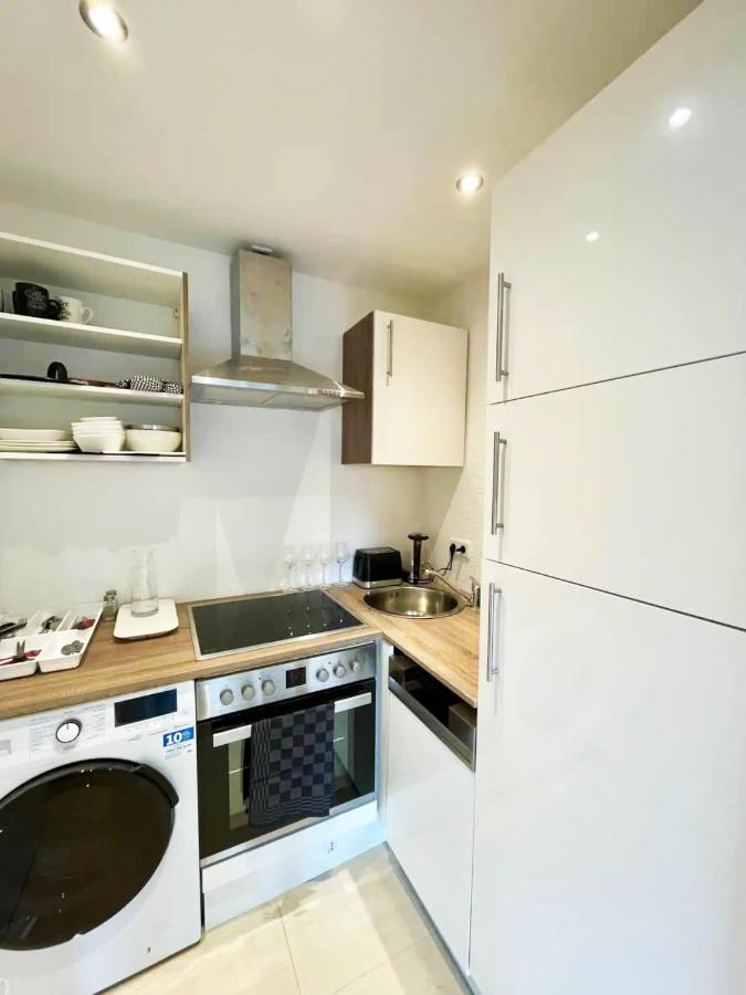 Cozy Apartment With Kitchen + Balcony New! Essen Buitenkant foto
