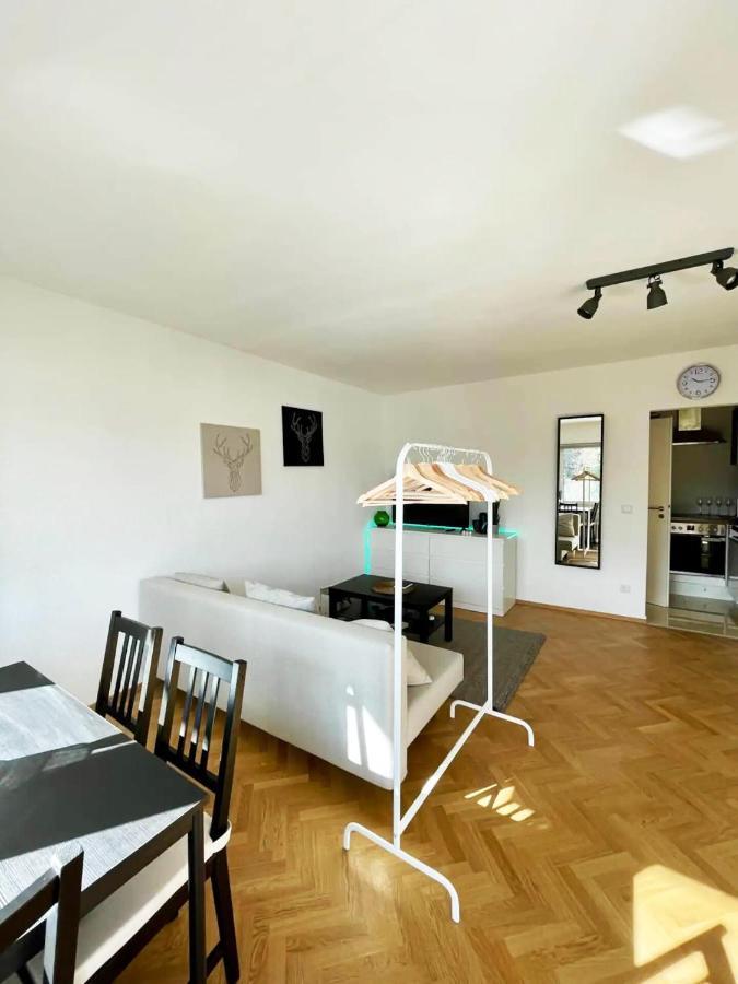 Cozy Apartment With Kitchen + Balcony New! Essen Buitenkant foto